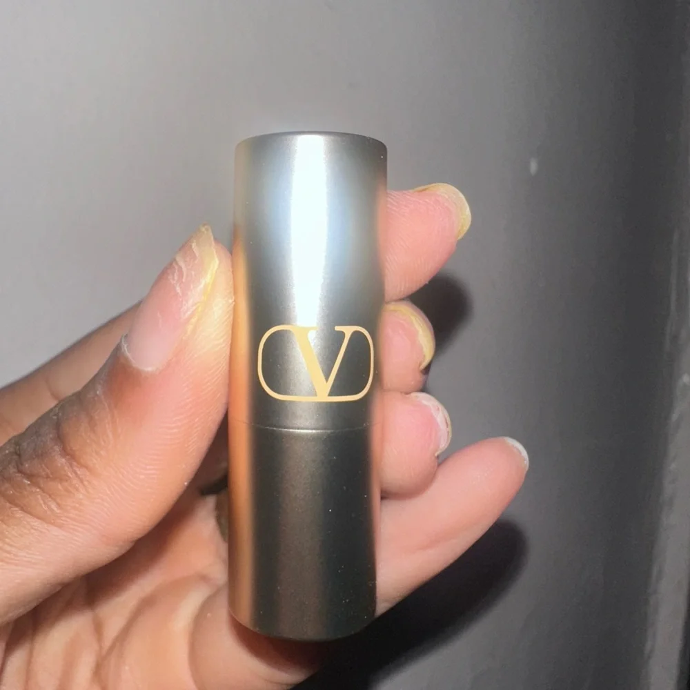 Valentino Spike Valentino Matte Lipstick In 134R Couture In The Streets 1g Mini